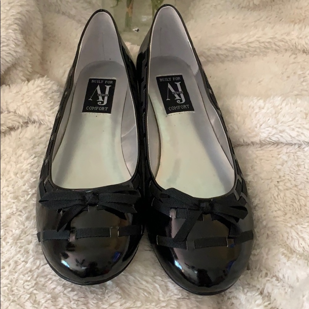 COPY - A J Valence new patent  flats